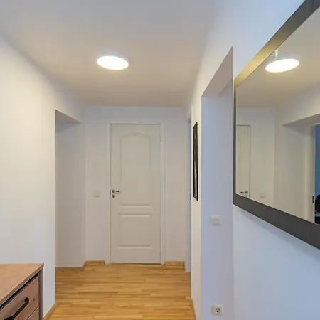 Apartment Family 1 Bd Old Town By Hostlovers