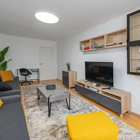 Family 1 Bd Old Town By Hostlovers Apartment